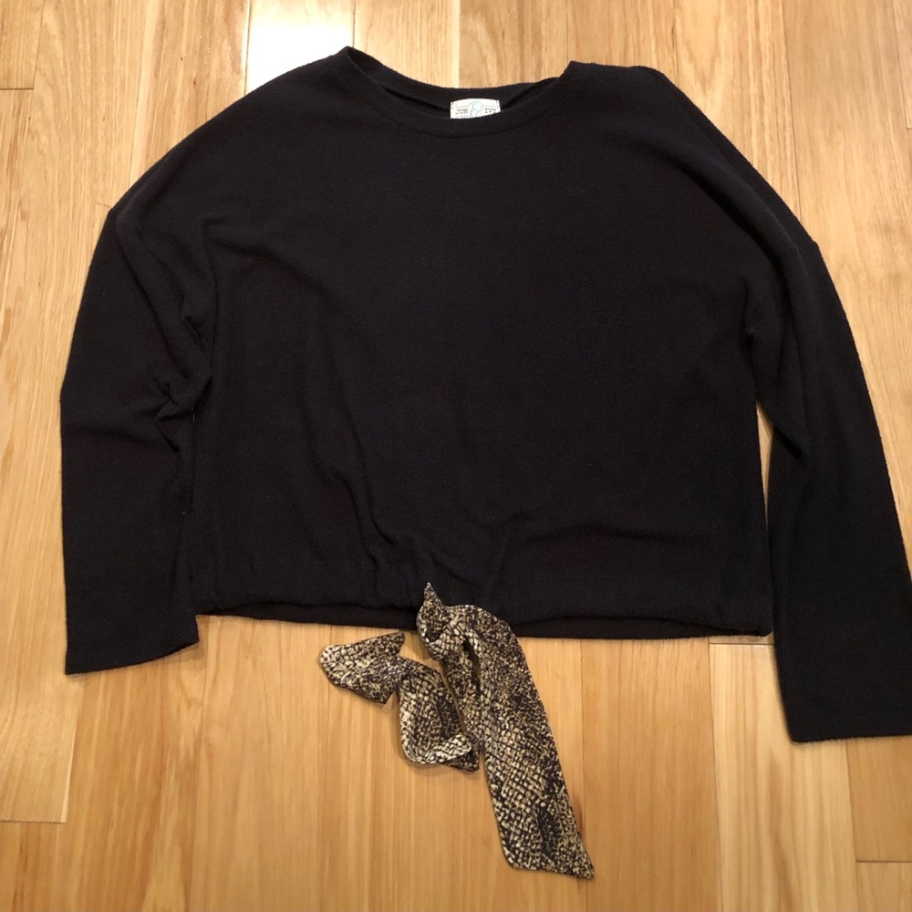 francesca’s black tie top